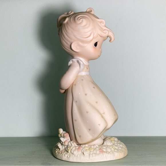 Autumn’s Praise - Precious Moments 1984 Four Seasons Series Figurine - Picture 1 of 8